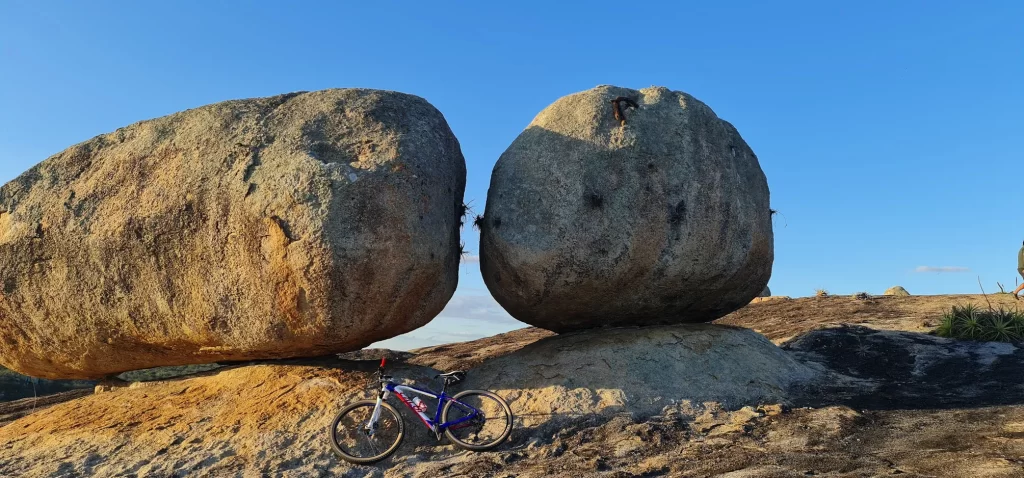O cicloturismo rural vai muito além do simples ato de pedalar. Ele representa uma forma de turismo sustentável, que valoriza a cultura local, movimenta a economia de pequenas cidades e proporciona ao ciclista uma experiência única de imersão na vida do campo. Nos últimos anos, o interesse por essa prática tem crescido, especialmente entre quem procura alternativas mais saudáveis e conscientes de lazer e viagem.