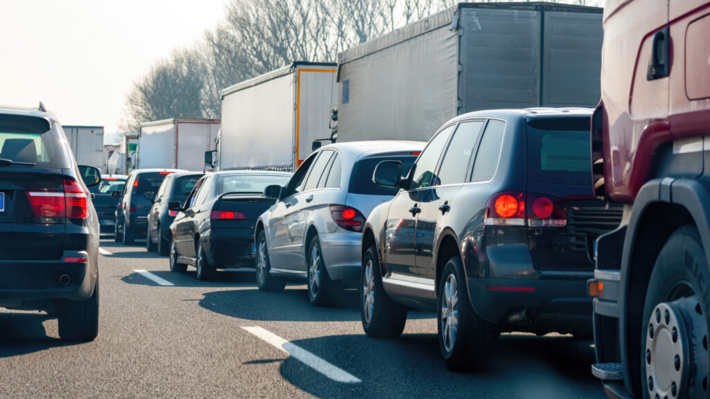 Nesta quinta-feira, dia 25 de setembro de 2025, comemora-se o Dia Nacional do Trânsito — uma data que nos convida a refletir sobre como nossas escolhas de mobilidade impactam a vida em sociedade.