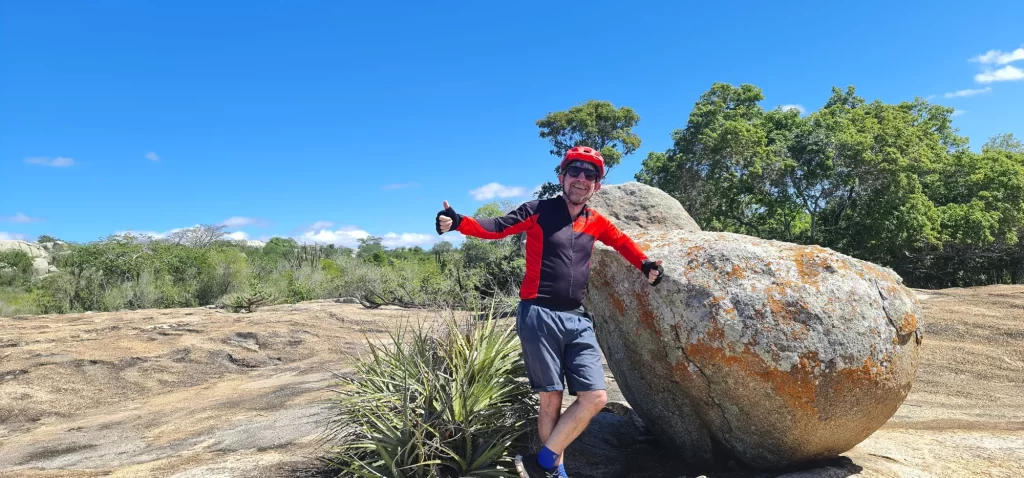 Pensar no planejamento da sua primeira cicloviagem pode parecer uma tarefa gigantesca. Você vê fotos incríveis, lê relatos de viagens épicas, como as que postamos aqui no Bike no Ar, e pensa: "Poxa, será que eu consigo?". A resposta é simples: sim! Mas lembre-se de que toda grande jornada começa com um bom planejamento.